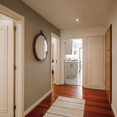 Azzurra - 2 Bedrooms And Parking In Avenidas Novas Apartament