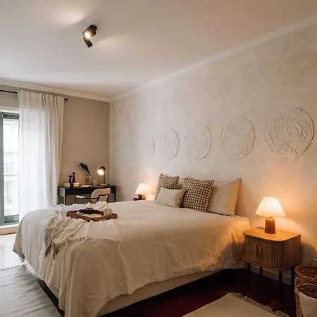 Azzurra - 2 Bedrooms And Parking In Avenidas Novas Apartament *