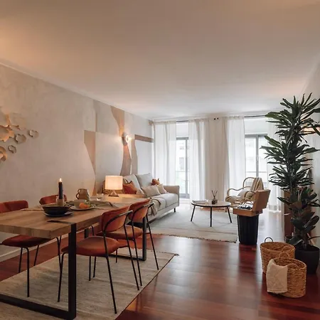 Azzurra - 2 Bedrooms And Parking In Avenidas Novas Appartamento